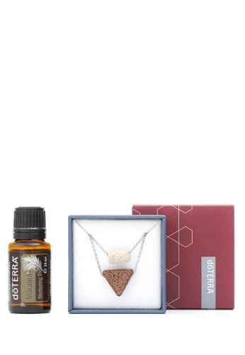 картинка Necklace w/ Malama 15 ml / Набор «Прикосновение праздника» Эфирные масла doTERRA от интернет магазина doTERRA.moscow